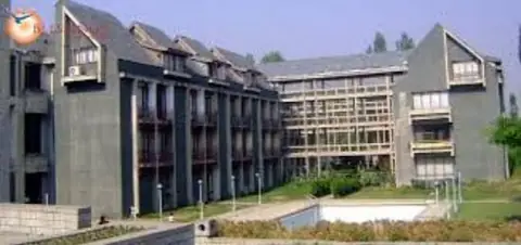 Centaur Lake View hotel on the banks of Dal Lake