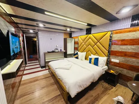 A room at Hotel Glacier Heights, Sonamarg