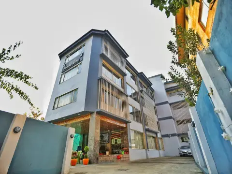 Hotel The Montreal, Srinagar