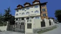 Front of Hotel Pride Inn, Srinagar