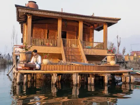 Sukoon Houseboat on Dal Lake
